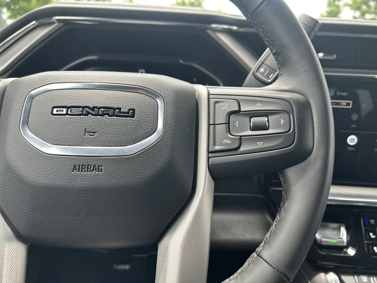 2025 GMC Sierra 3500HD Denali thumbnail 18