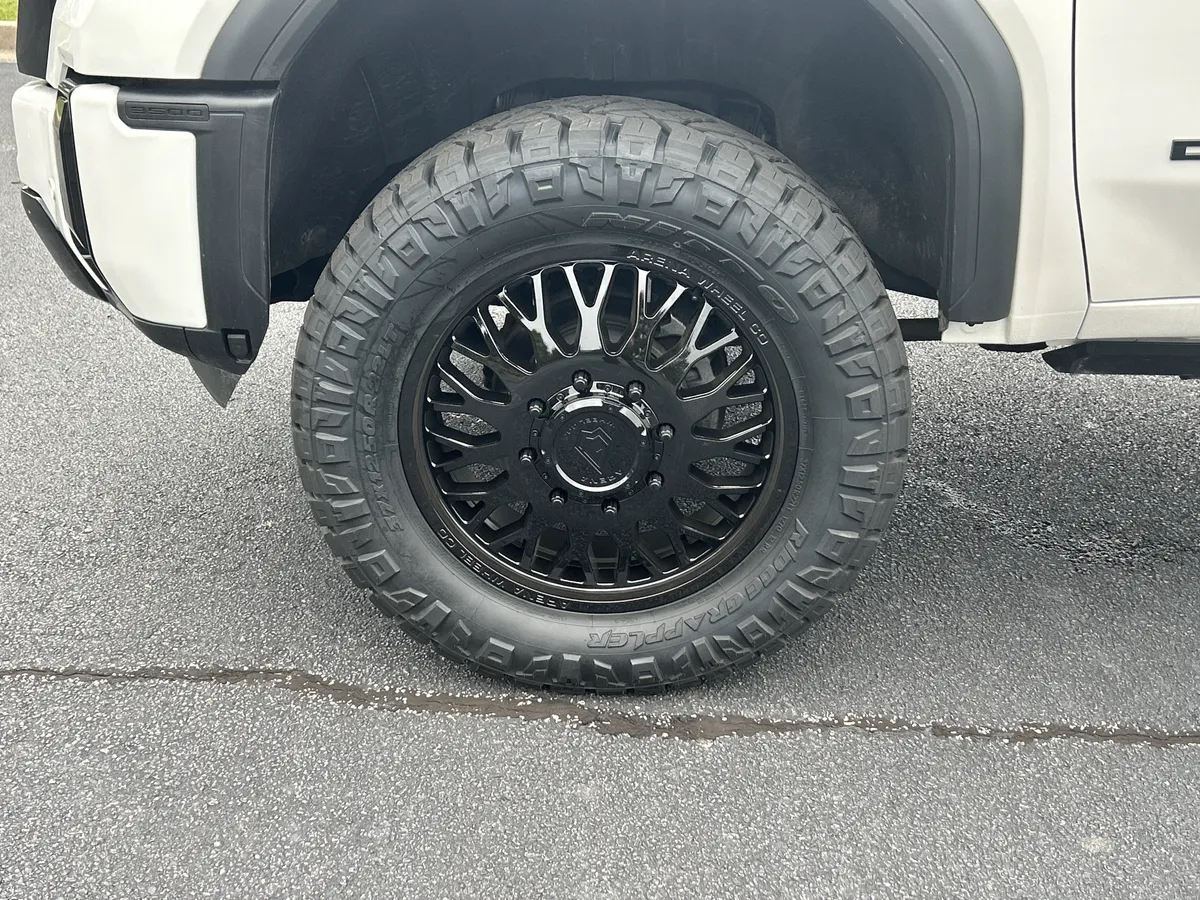 2025 GMC Sierra 3500HD Denali thumbnail 31