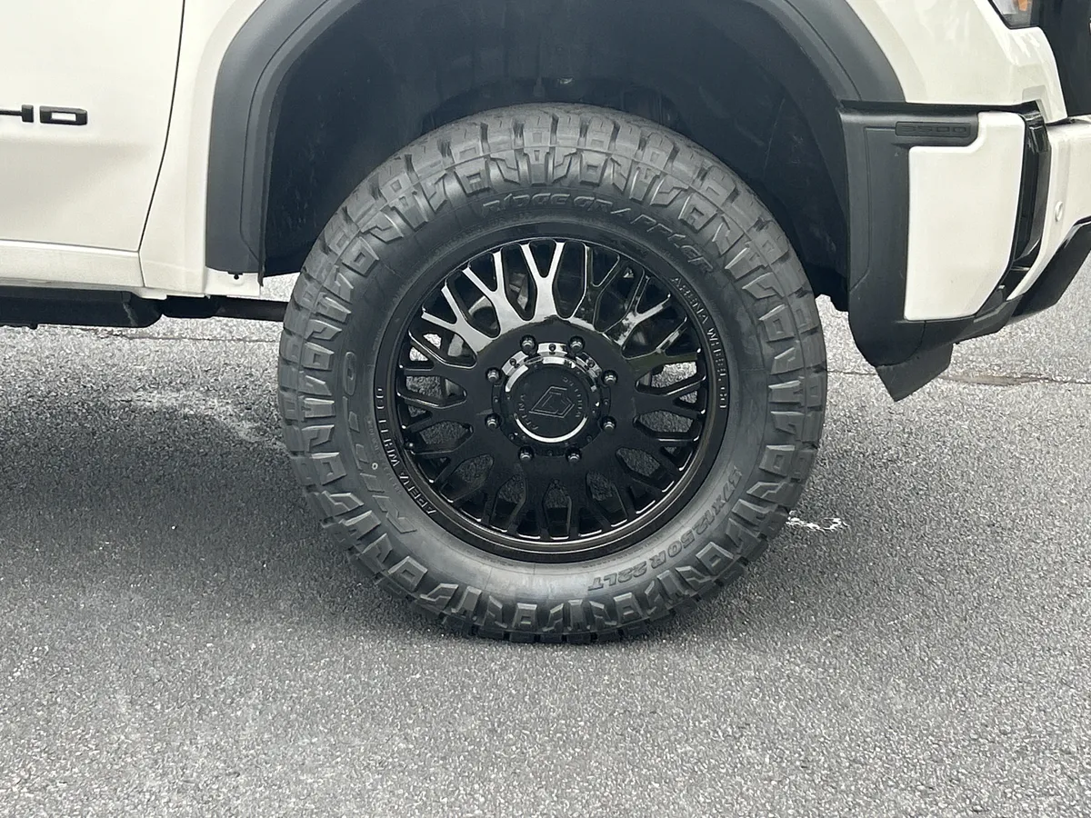 2025 GMC Sierra 3500HD Denali thumbnail 32
