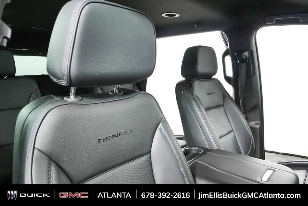 2025 GMC Yukon Denali thumbnail 22
