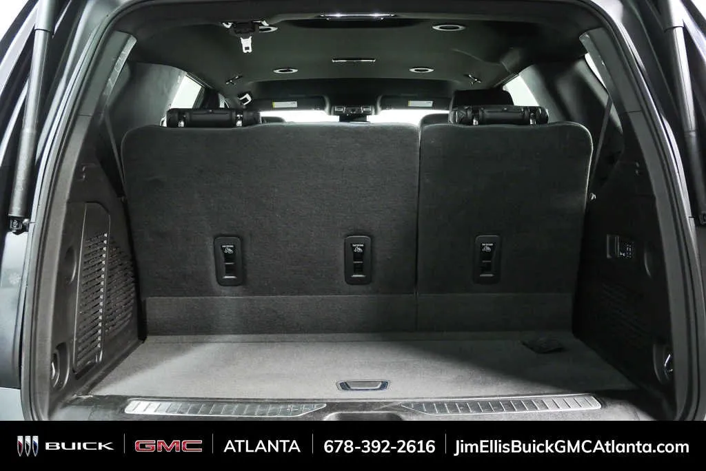 2025 GMC Yukon Denali thumbnail 26