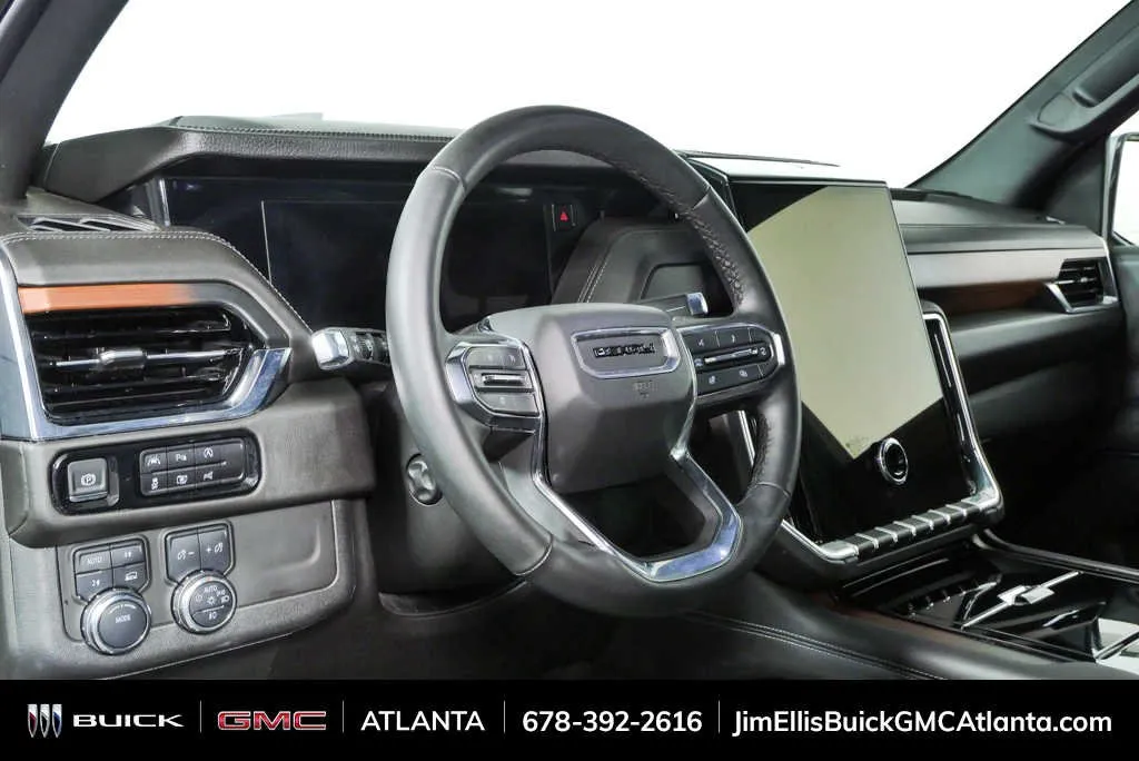 2025 GMC Yukon Denali thumbnail 4