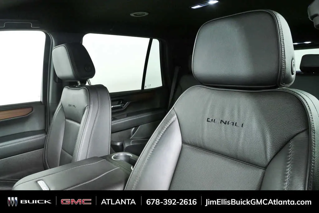 2025 GMC Yukon Denali thumbnail 5