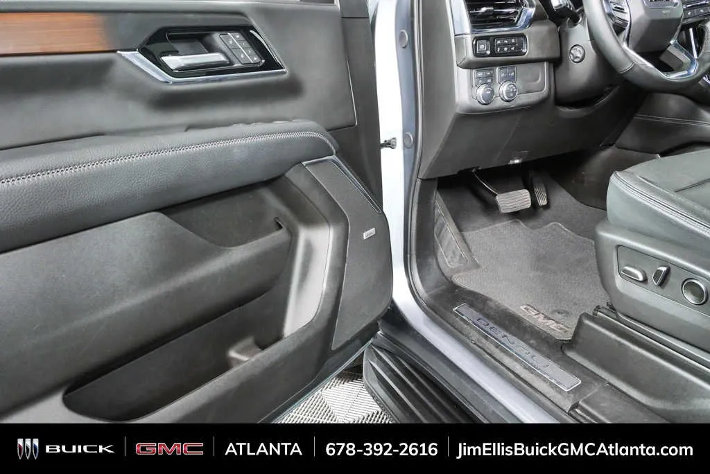2025 GMC Yukon Denali thumbnail 8