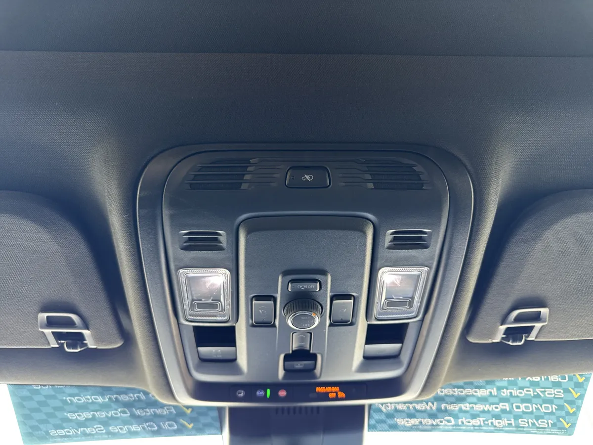2025 GMC Yukon Denali Ultimate thumbnail 26