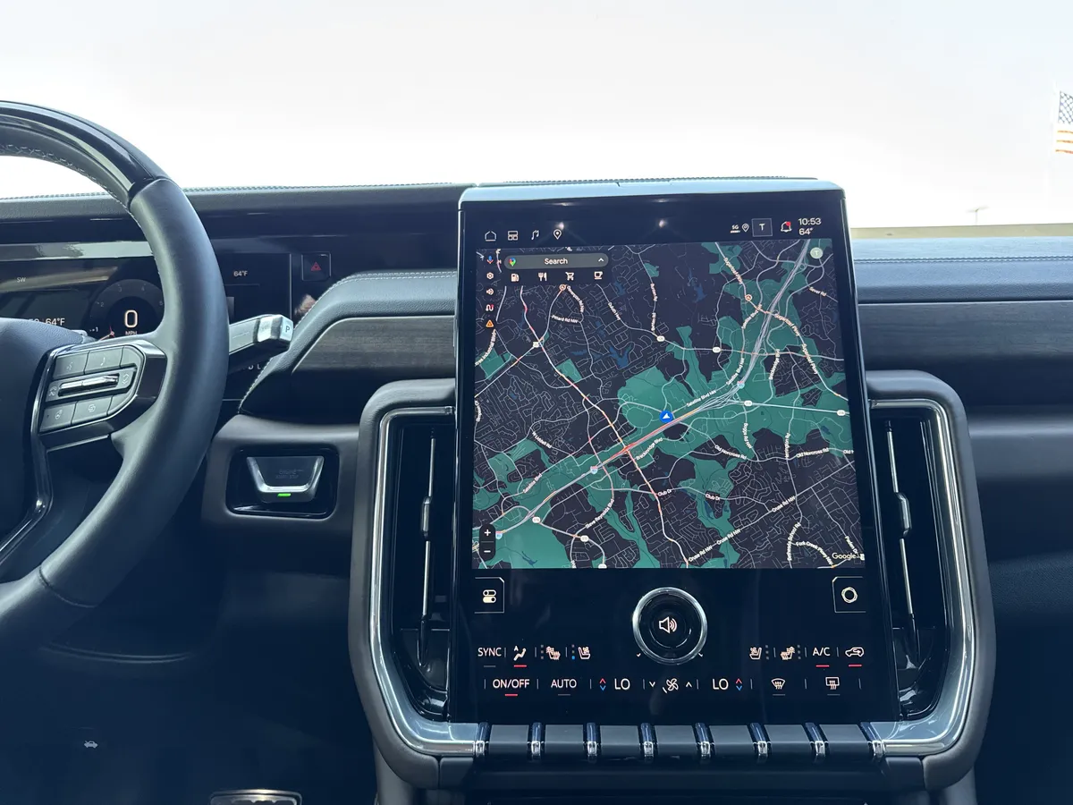 2025 GMC Yukon Denali Ultimate thumbnail 31