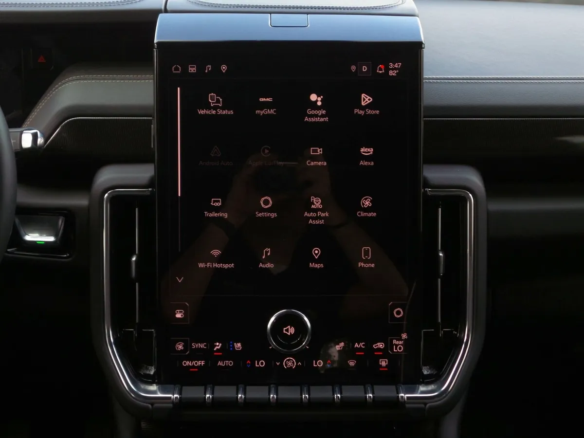 2025 GMC Yukon Elevation thumbnail 11
