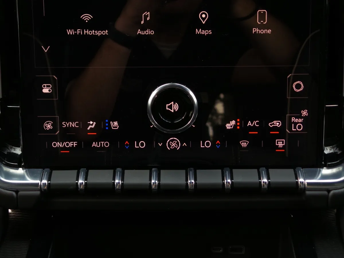 2025 GMC Yukon Elevation thumbnail 13