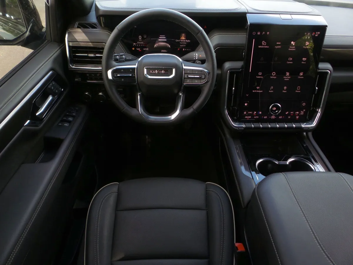 2025 GMC Yukon Elevation thumbnail 16