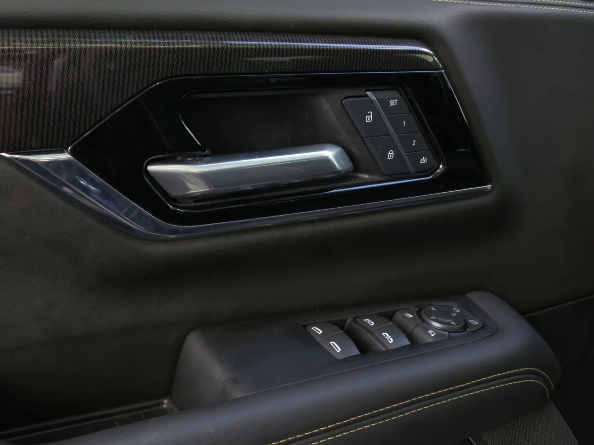 2025 GMC Yukon Elevation thumbnail 28
