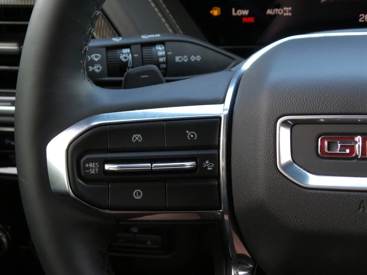 2025 GMC Yukon Elevation thumbnail 32