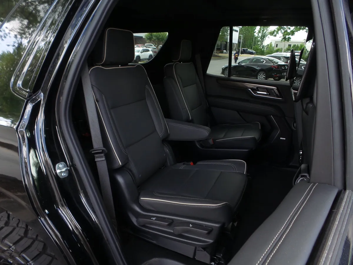 2025 GMC Yukon Elevation thumbnail 37