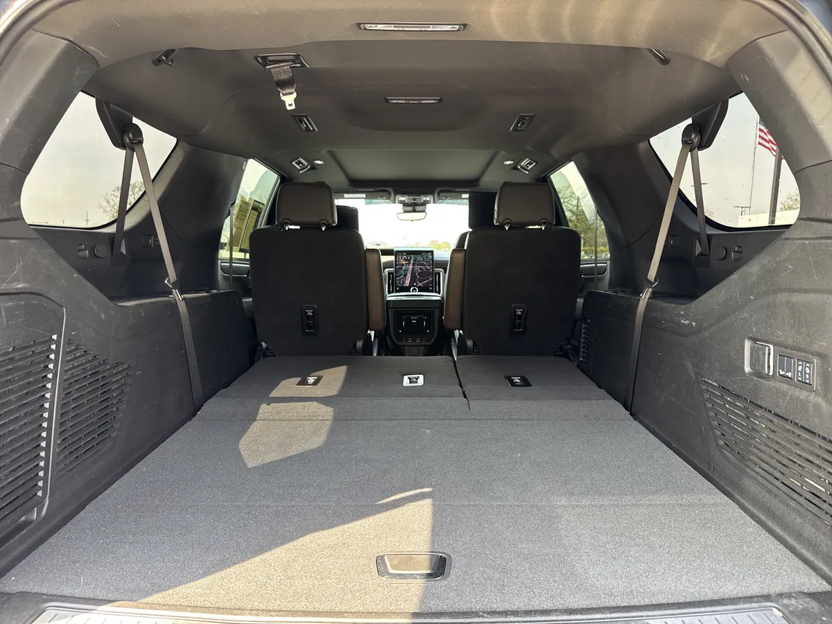 2025 GMC Yukon XL Denali Ultimate thumbnail 37