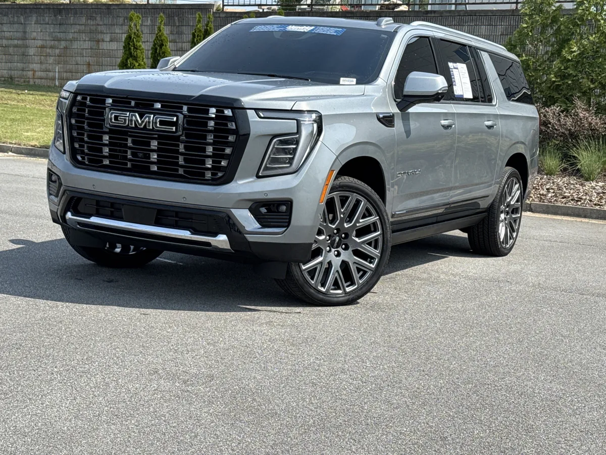 2025 GMC Yukon XL Denali Ultimate thumbnail 4