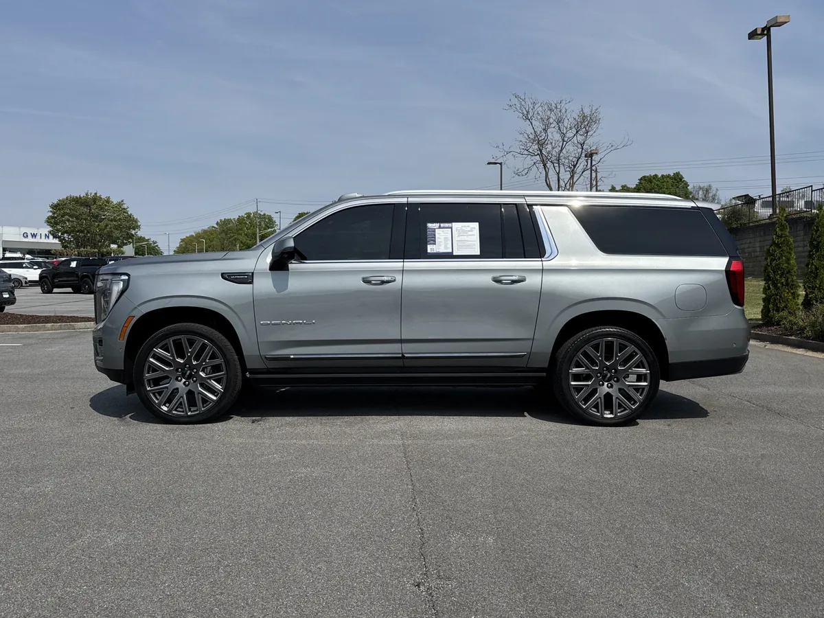 2025 GMC Yukon XL Denali Ultimate thumbnail 6