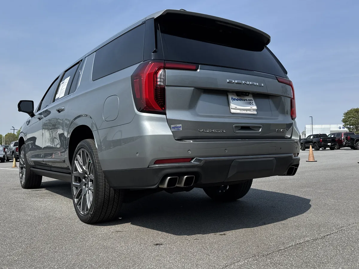 2025 GMC Yukon XL Denali Ultimate thumbnail 7