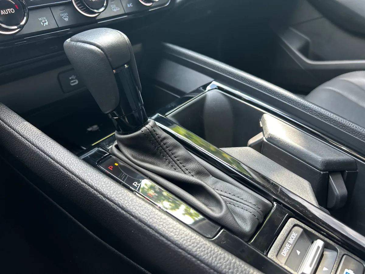 2025 Honda Accord Hybrid EX-L thumbnail 15
