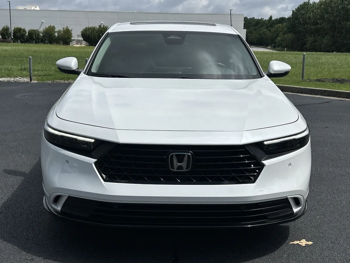 2025 Honda Accord Hybrid EX-L thumbnail 2