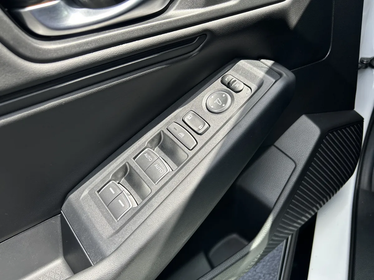 2025 Honda Accord Hybrid EX-L thumbnail 22