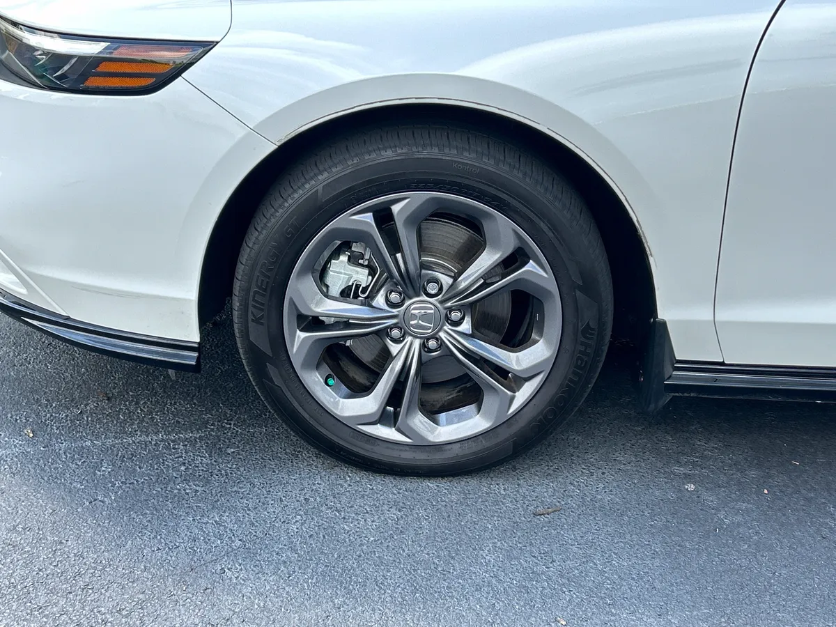 2025 Honda Accord Hybrid EX-L thumbnail 31