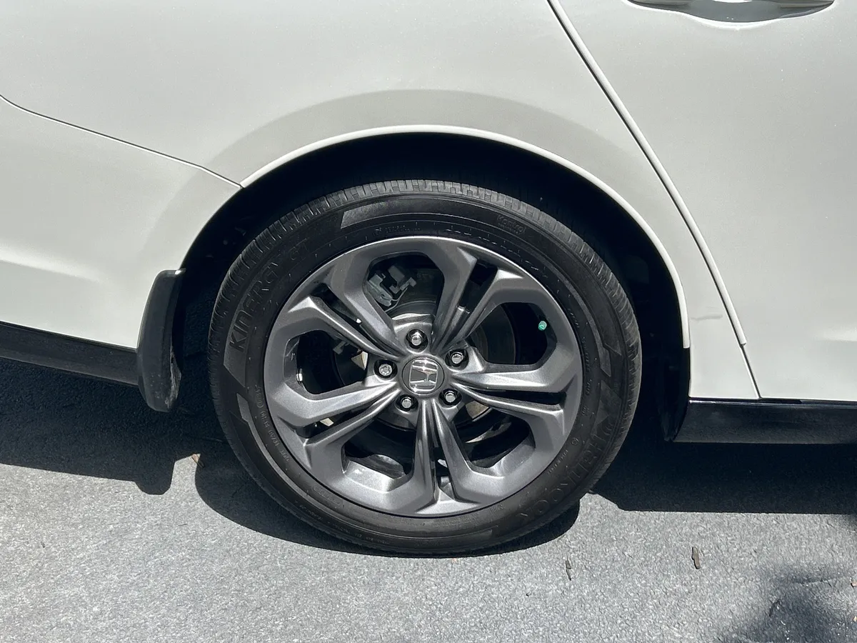 2025 Honda Accord Hybrid EX-L thumbnail 33