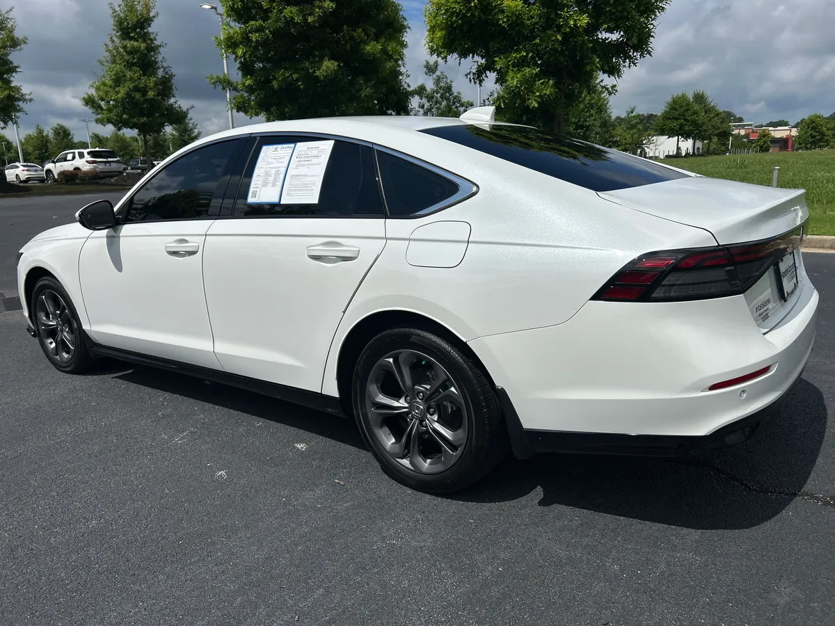 2025 Honda Accord Hybrid EX-L thumbnail 6