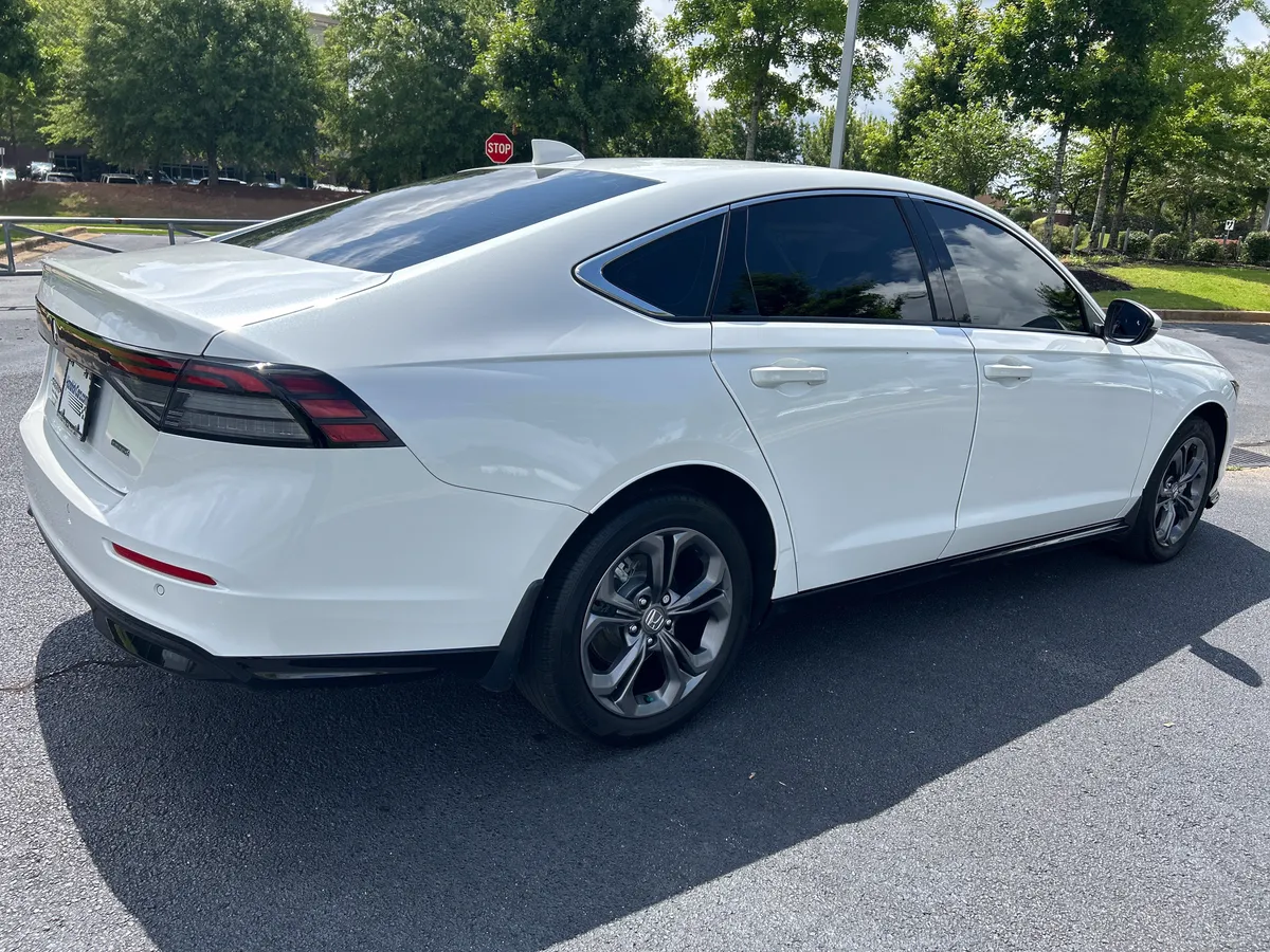 2025 Honda Accord Hybrid EX-L thumbnail 8