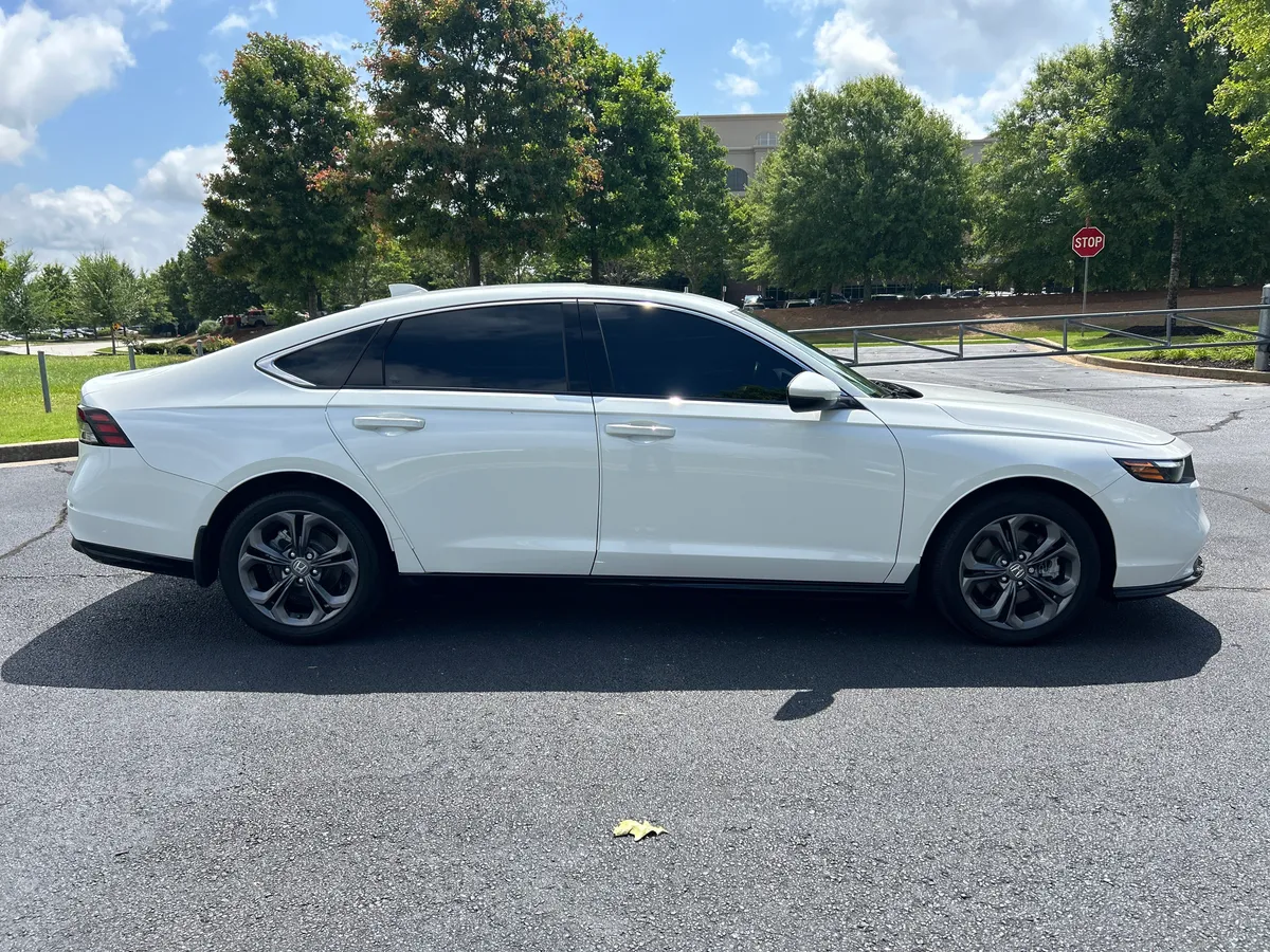2025 Honda Accord Hybrid EX-L thumbnail 9