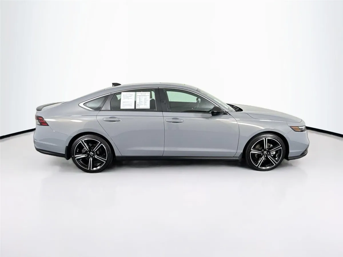 2025 Honda Accord Hybrid Sport thumbnail 10