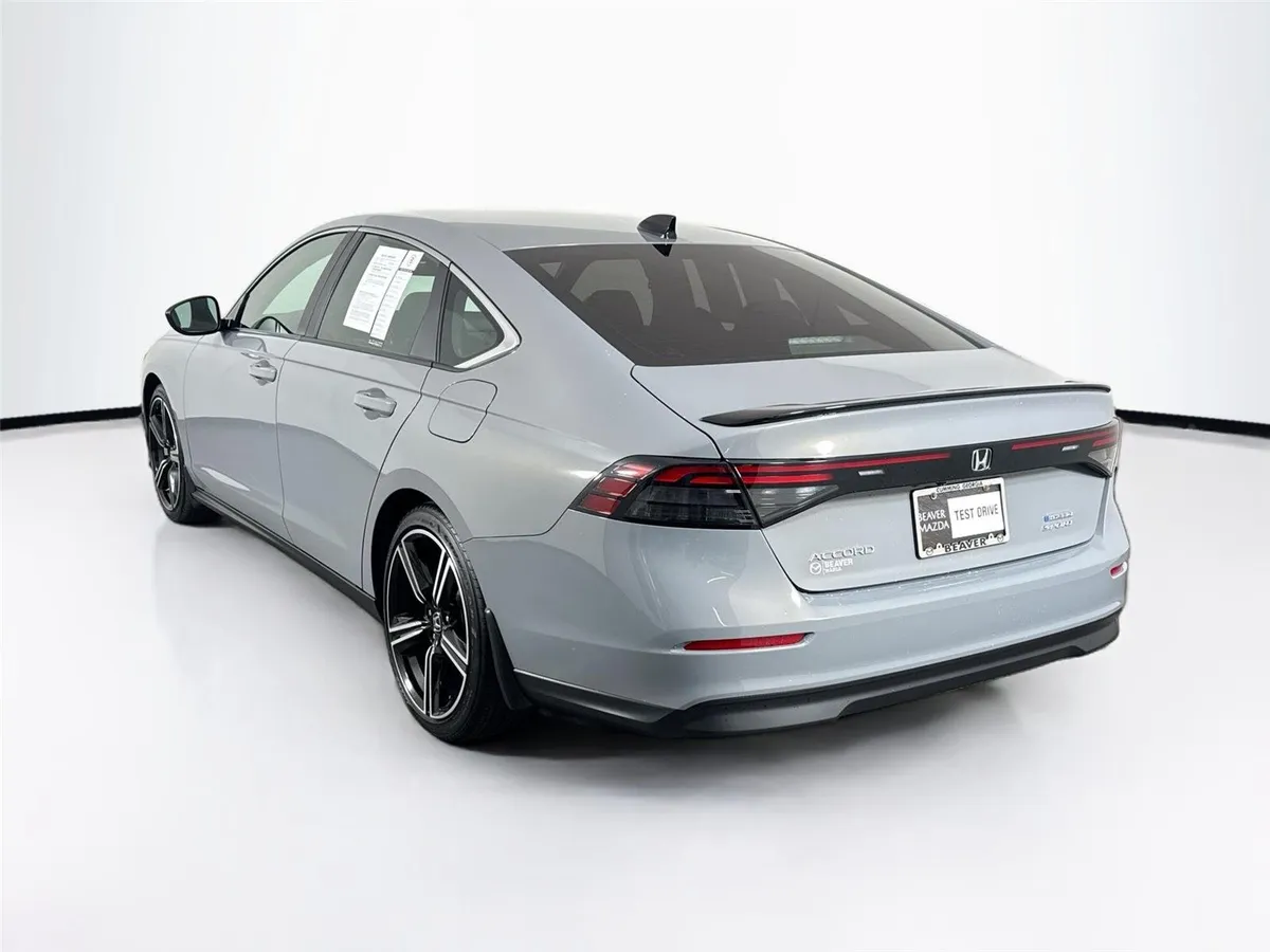 2025 Honda Accord Hybrid Sport thumbnail 12