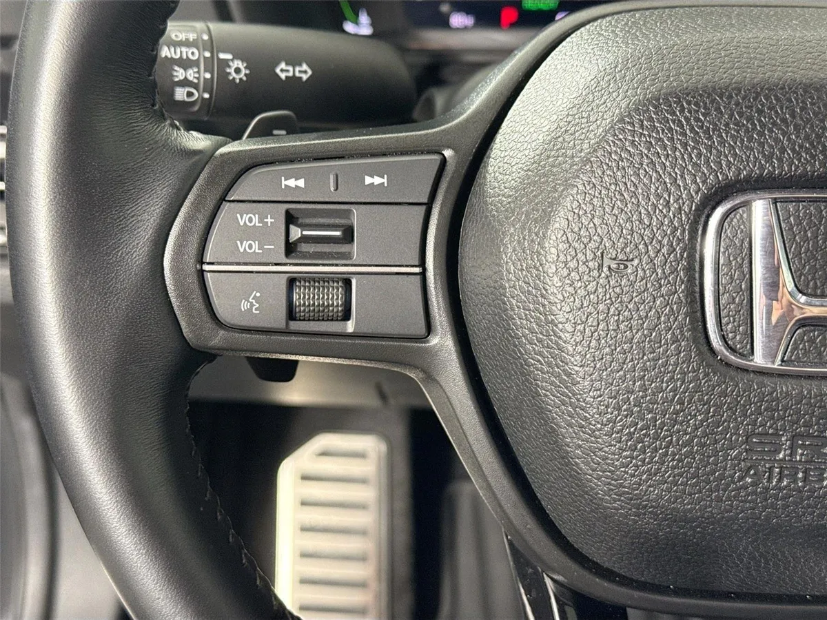 2025 Honda Accord Hybrid Sport thumbnail 17