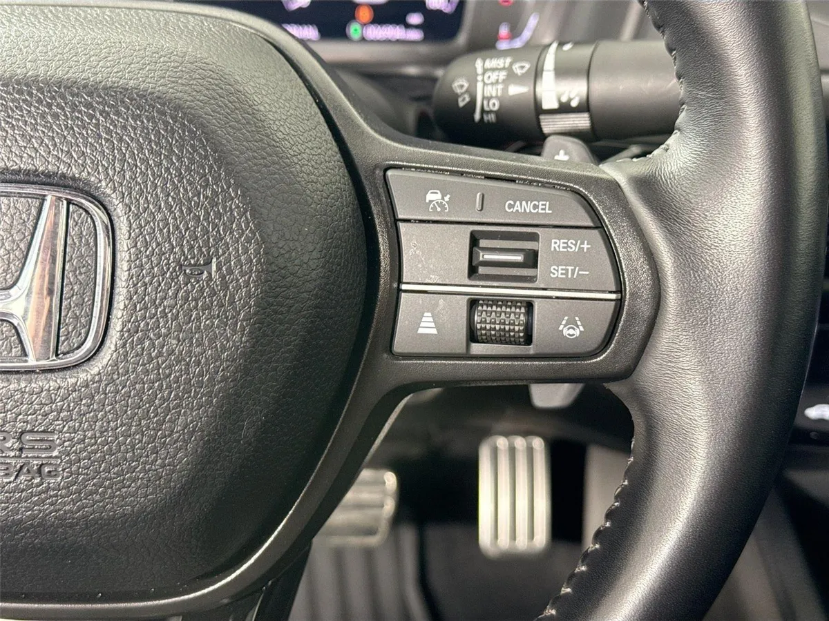 2025 Honda Accord Hybrid Sport thumbnail 18