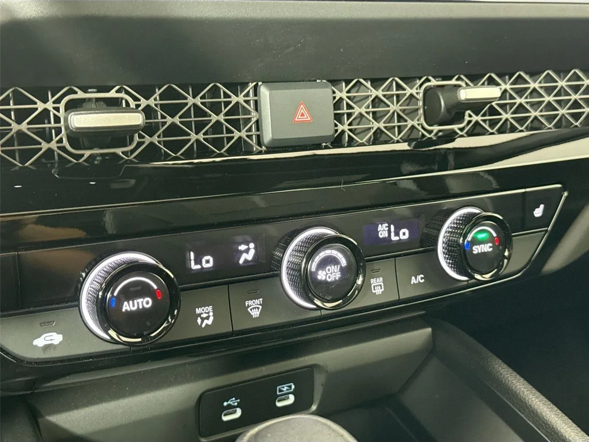 2025 Honda Accord Hybrid Sport thumbnail 23