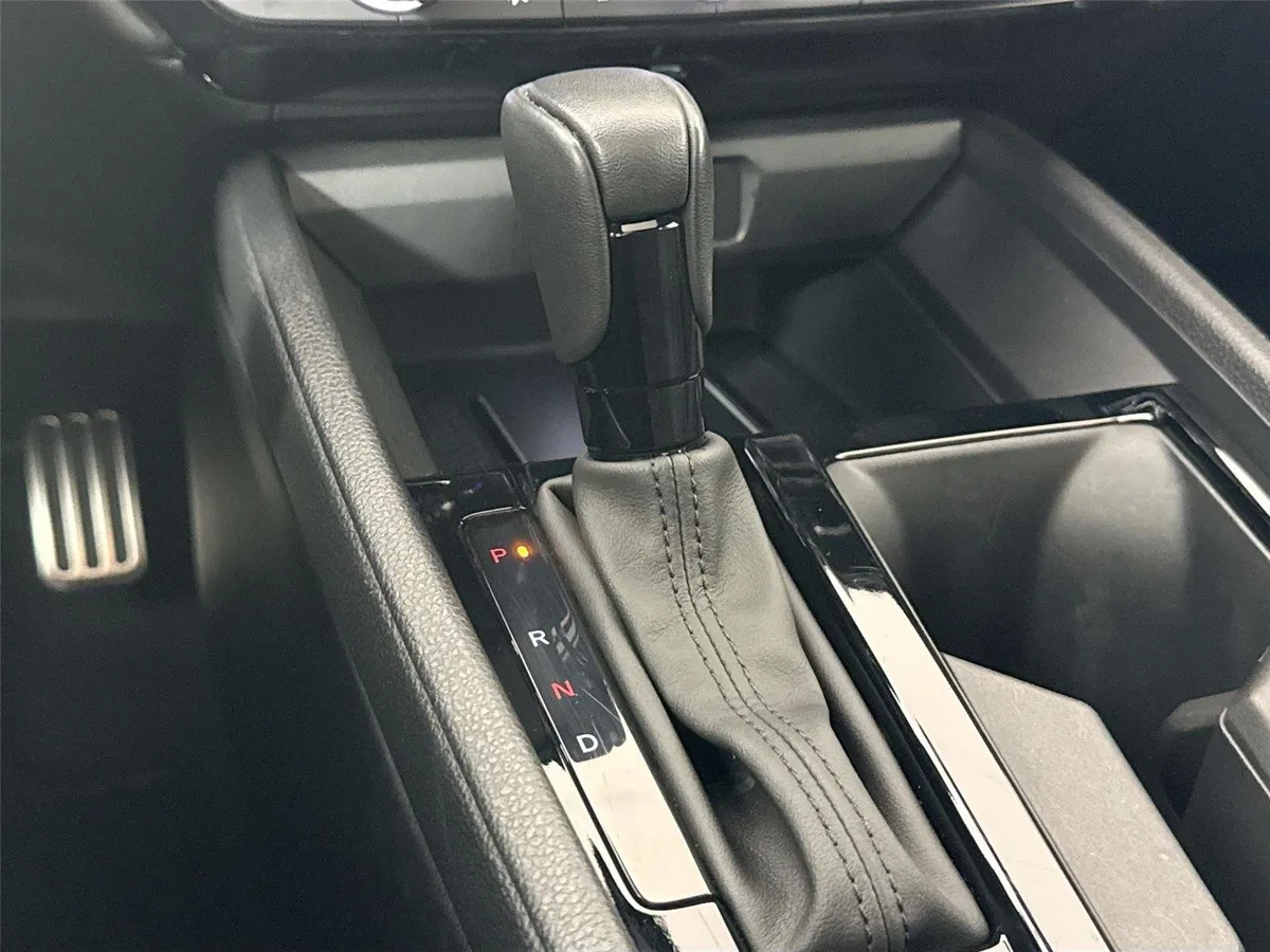 2025 Honda Accord Hybrid Sport thumbnail 24