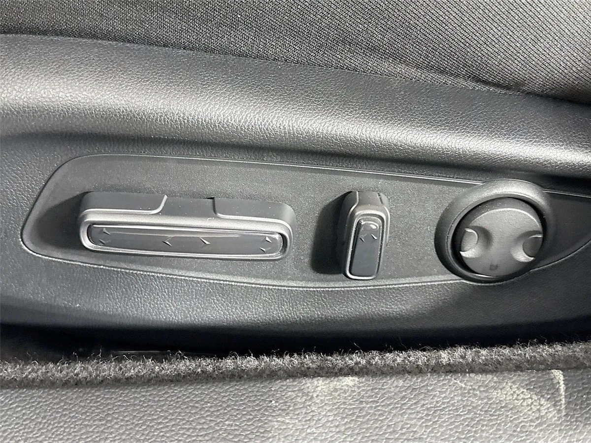 2025 Honda Accord Hybrid Sport thumbnail 26