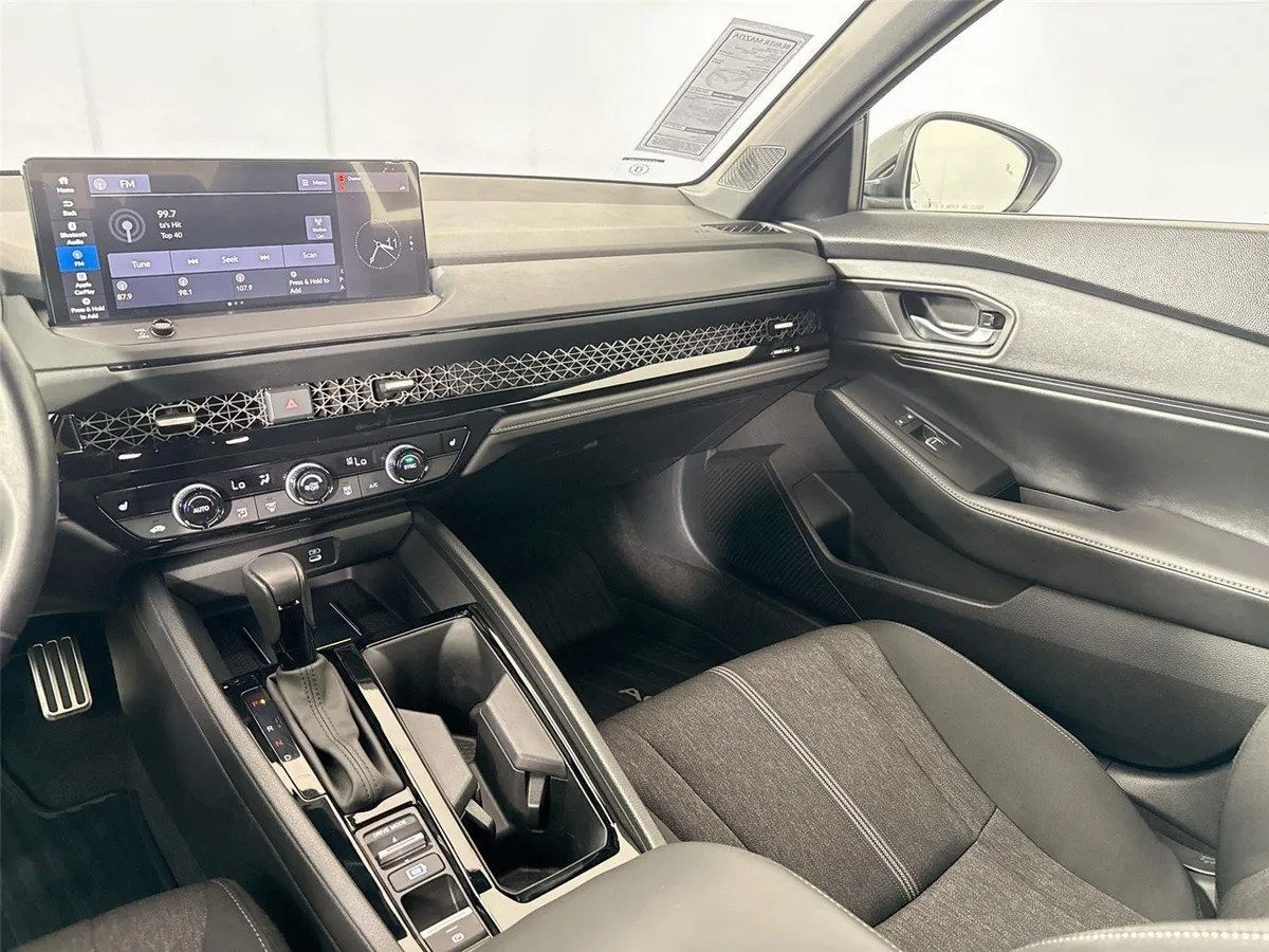 2025 Honda Accord Hybrid Sport thumbnail 29