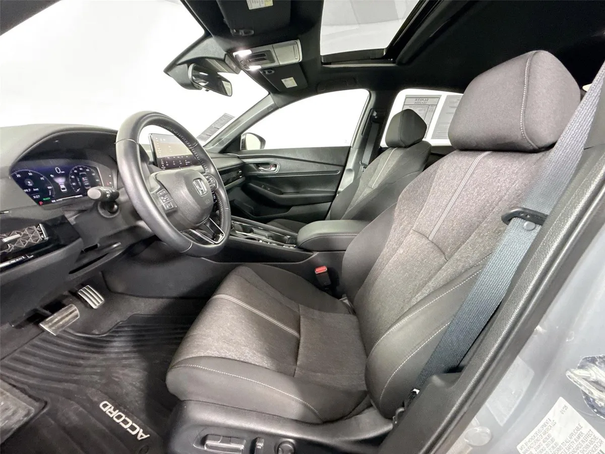 2025 Honda Accord Hybrid Sport thumbnail 3