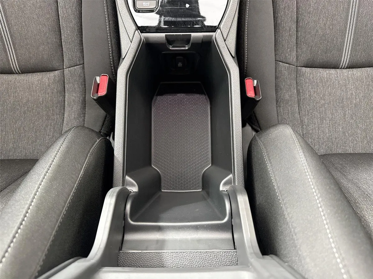 2025 Honda Accord Hybrid Sport thumbnail 31