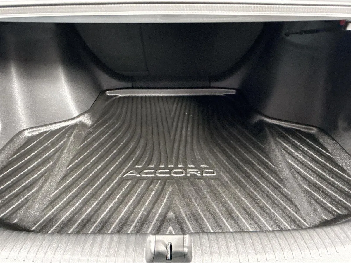 2025 Honda Accord Hybrid Sport thumbnail 34