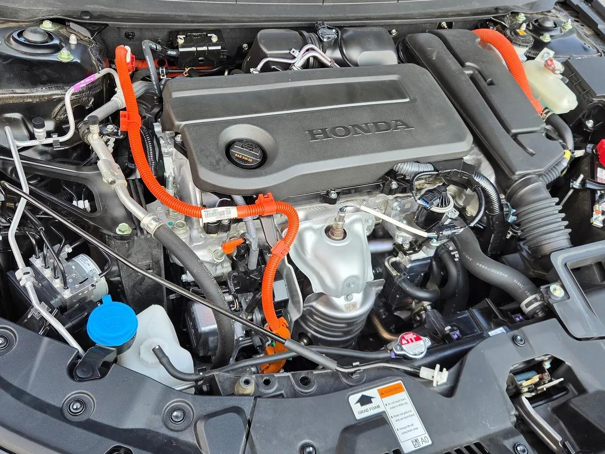 2025 Honda Accord Hybrid Sport-L thumbnail 12