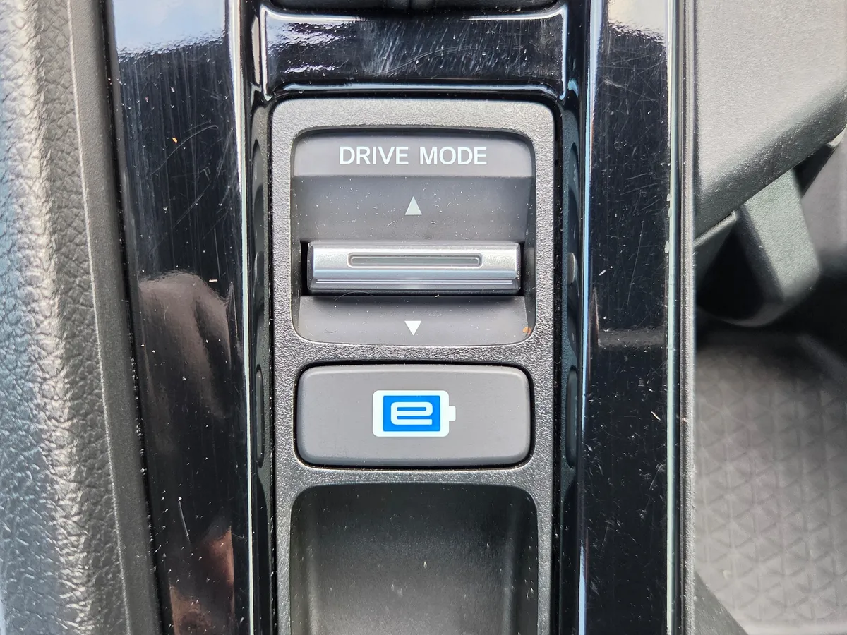 2025 Honda Accord Hybrid Sport-L thumbnail 25