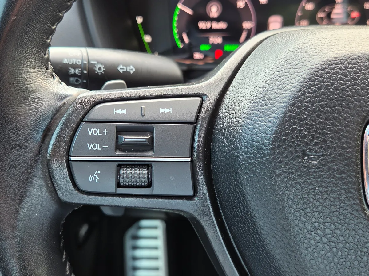 2025 Honda Accord Hybrid Sport-L thumbnail 28