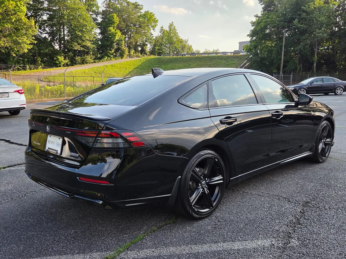2025 Honda Accord Hybrid Sport-L thumbnail 6