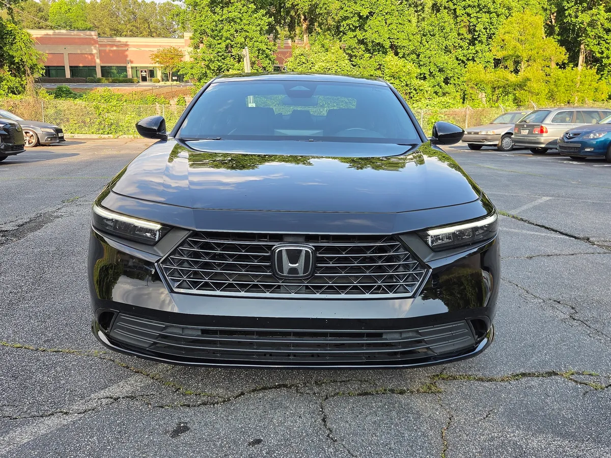 2025 Honda Accord Hybrid Sport-L thumbnail 9