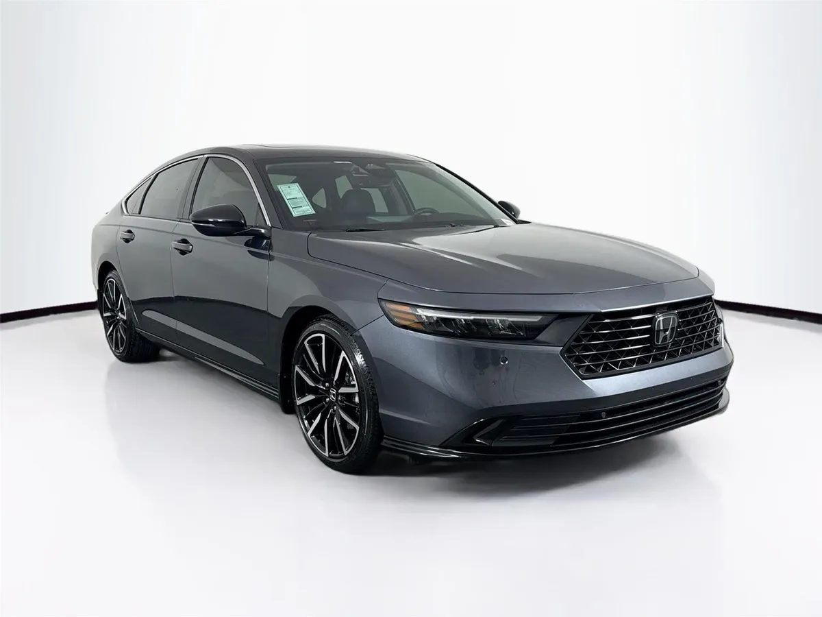 2025 Honda Accord Hybrid Touring thumbnail 10