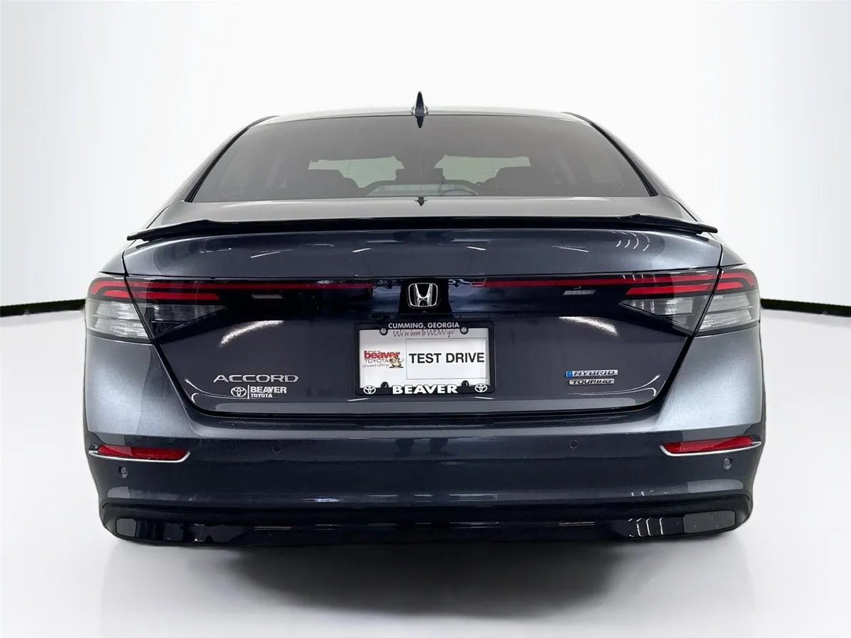 2025 Honda Accord Hybrid Touring thumbnail 12
