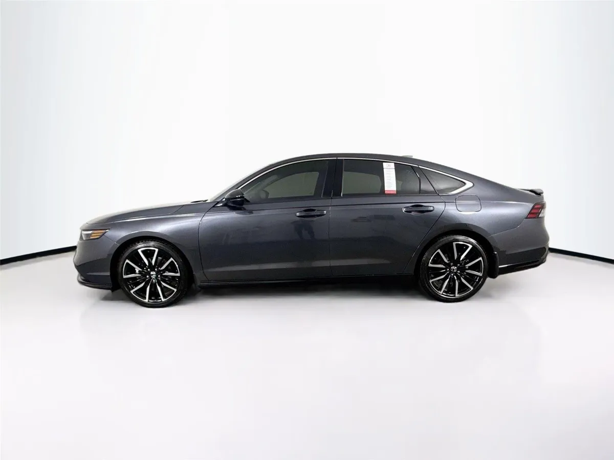 2025 Honda Accord Hybrid Touring thumbnail 14