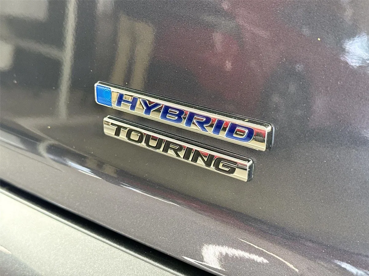 2025 Honda Accord Hybrid Touring thumbnail 15