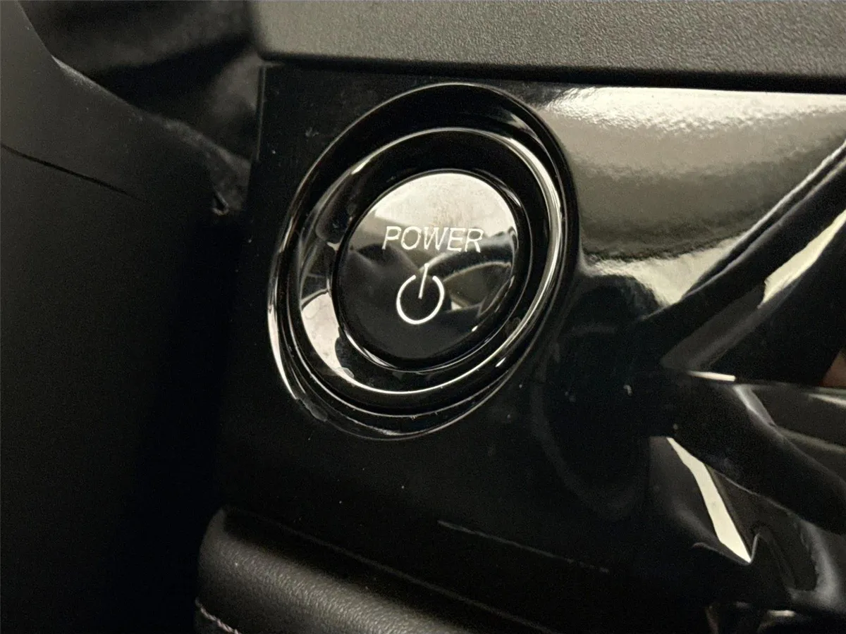 2025 Honda Accord Hybrid Touring thumbnail 21