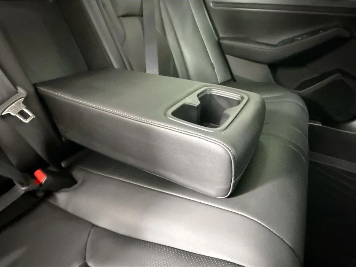 2025 Honda Accord Hybrid Touring thumbnail 41